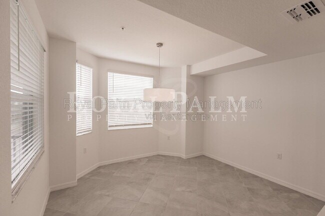 Building Photo - 14141 Heritage Landing Blvd