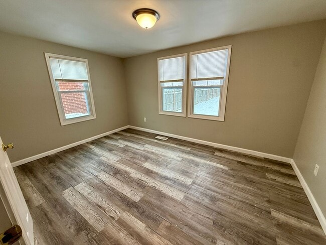 Building Photo - 3 Bed 1 Bath - Single family house, Taylor-Berry Neighborhood