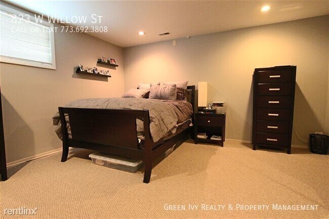 Building Photo - 823 W Willow St