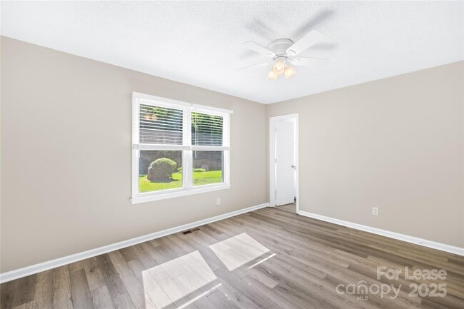 Building Photo - 13715 Mayes Rd