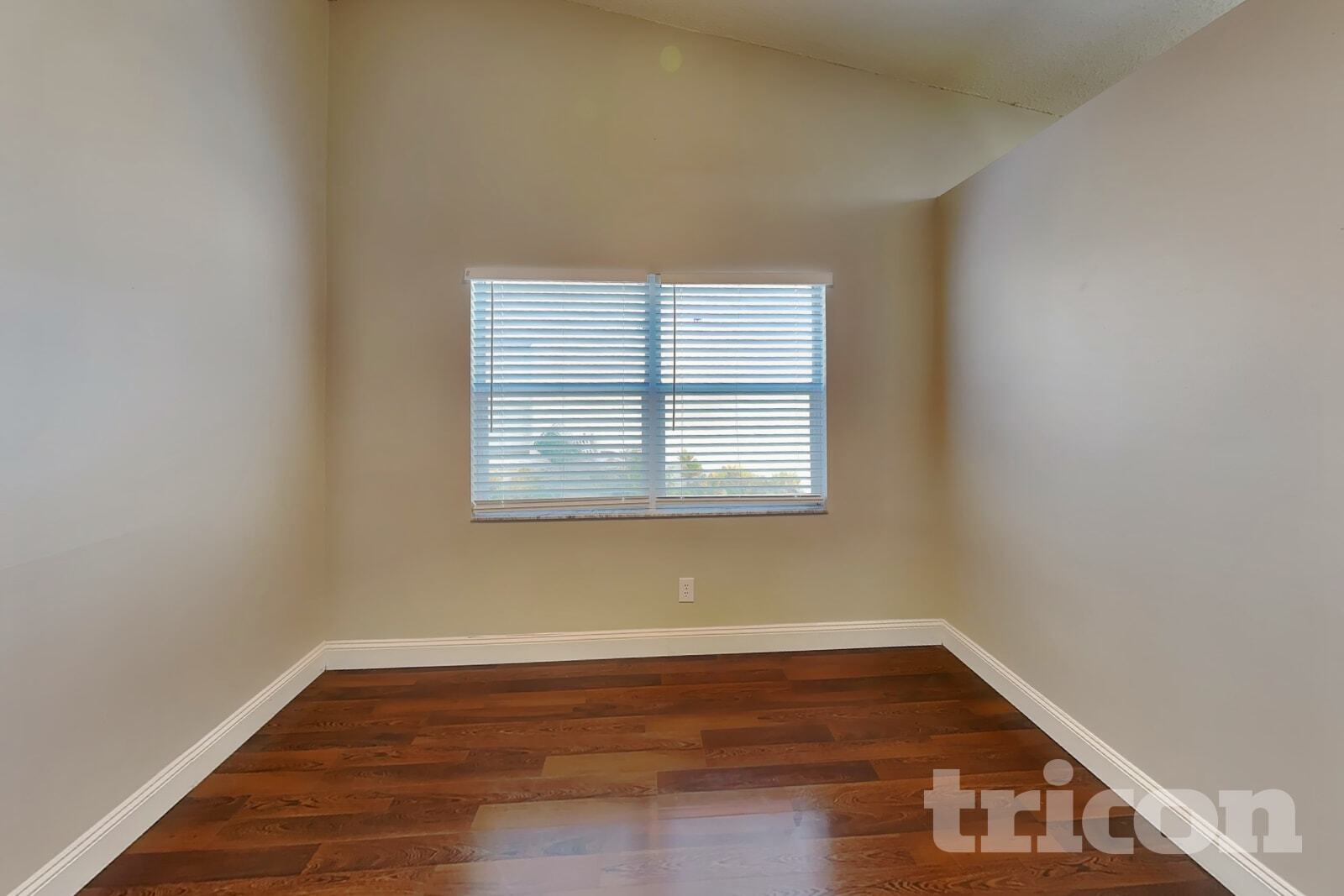 Building Photo - 1115 Hardwood Dr