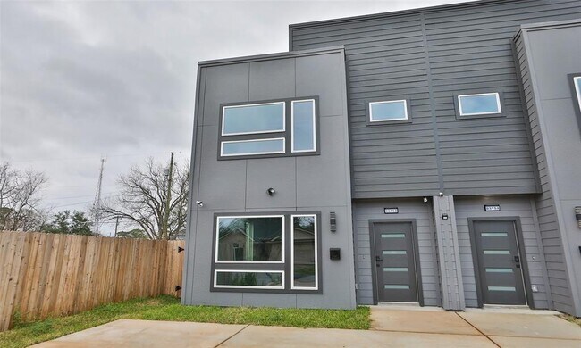Building Photo - 9315 Ashville Dr