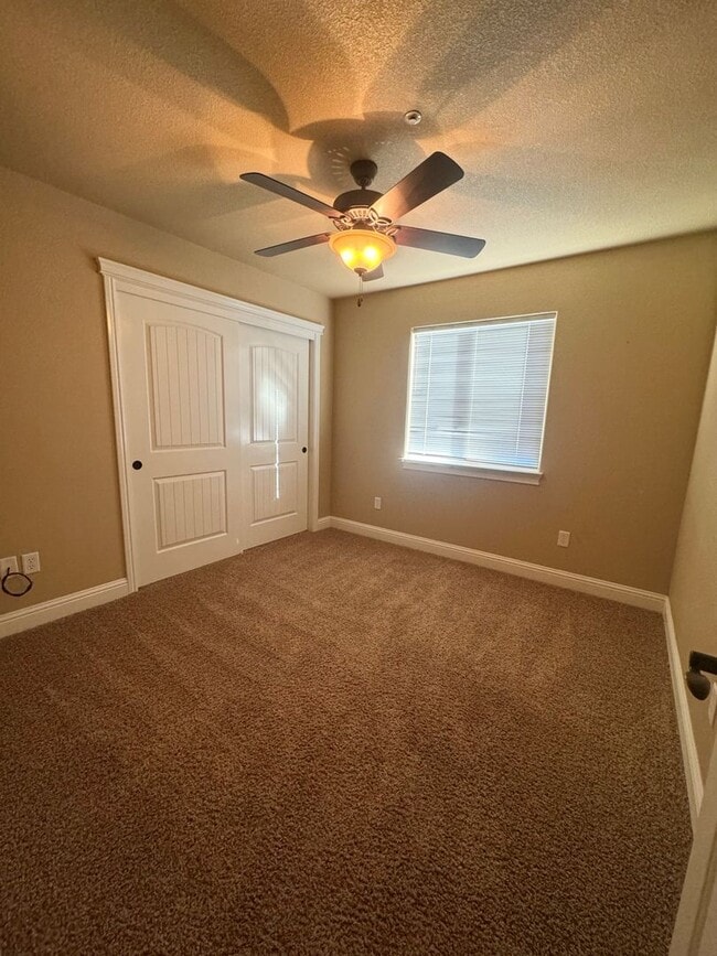 Building Photo - Beautiful Home in Windsor Estates