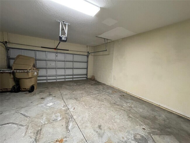 Building Photo - 12225 Still Meadow Dr