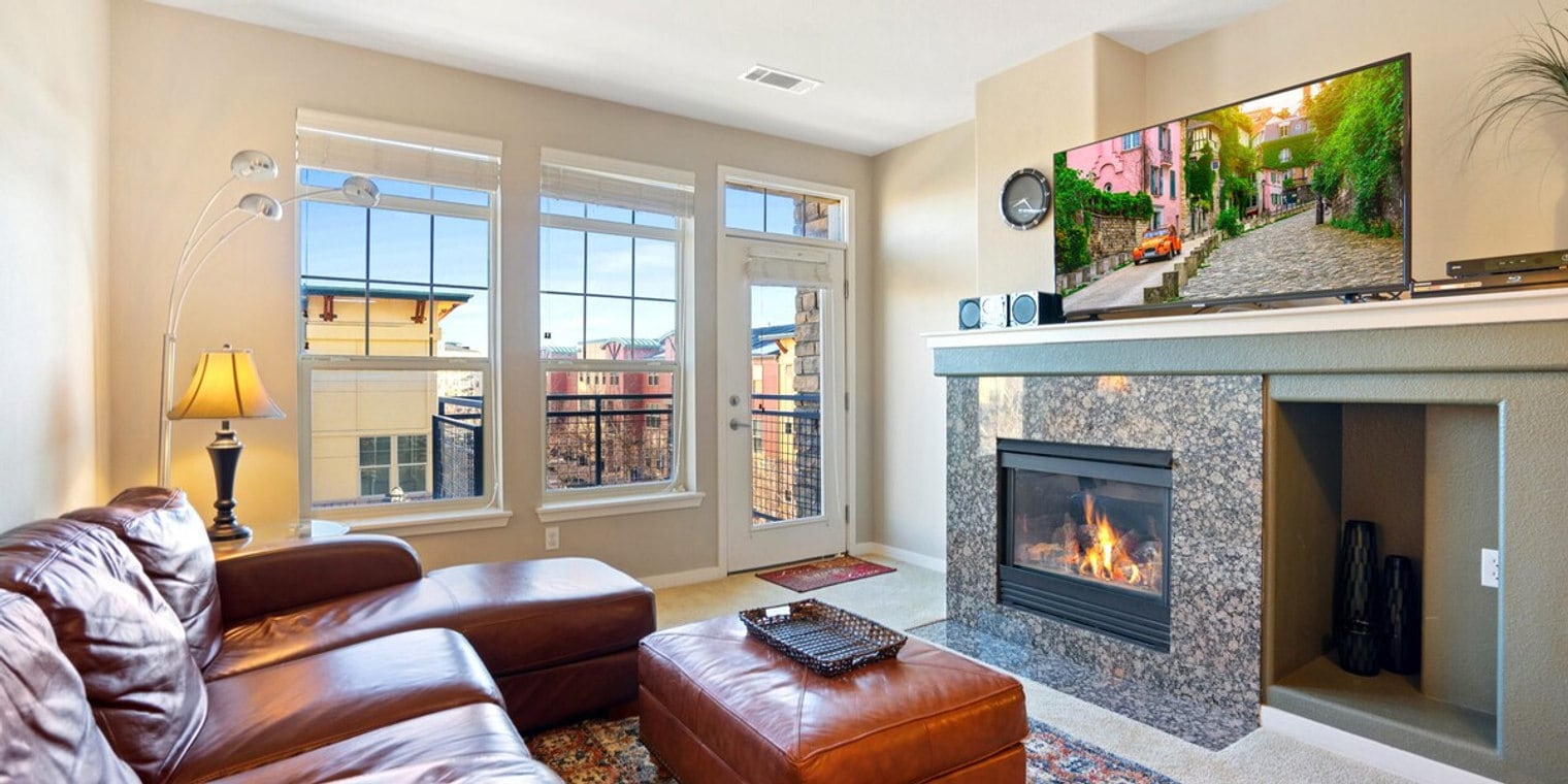 Building Photo - 13490 Via Varra