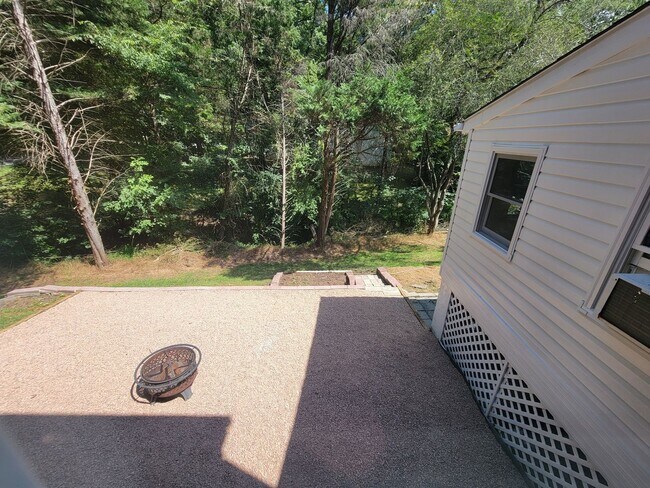 Building Photo - Charming 3BR House in Charlotte