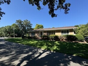 Building Photo - 201 Livingston Dr