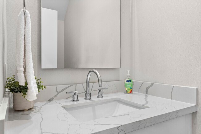 Building Photo - 851 Prosper St