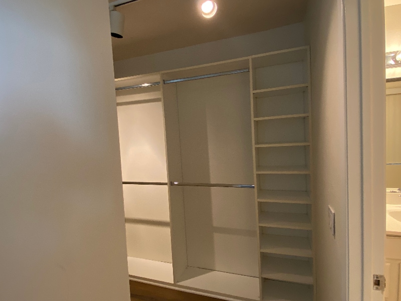 Building Photo - 9111 Lemona Ave