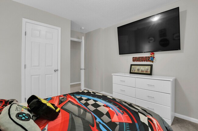 Building Photo - 136 Meadowside Ln