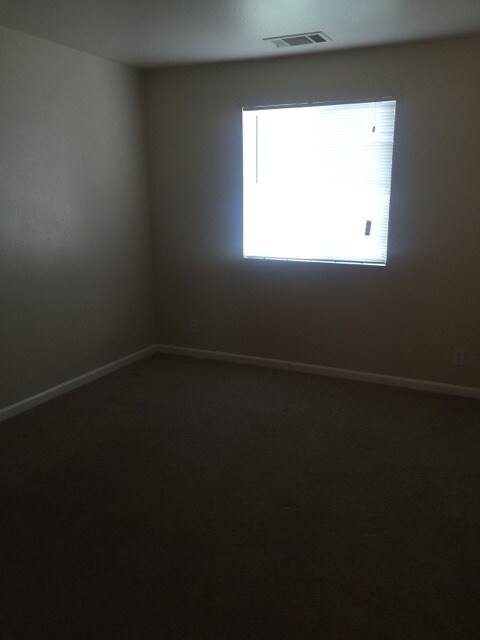 Building Photo - 2366 S Rock Creek Dr
