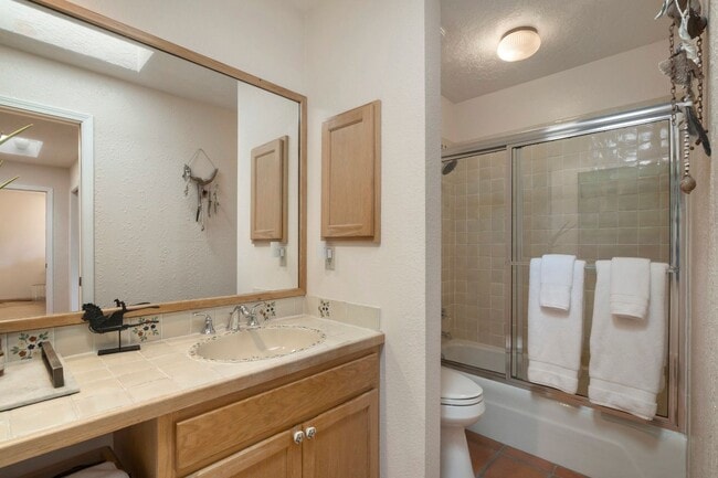 Building Photo - 303 Calle Loma Norte