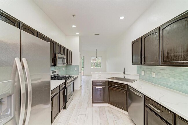 Building Photo - 8261 Miramar Way