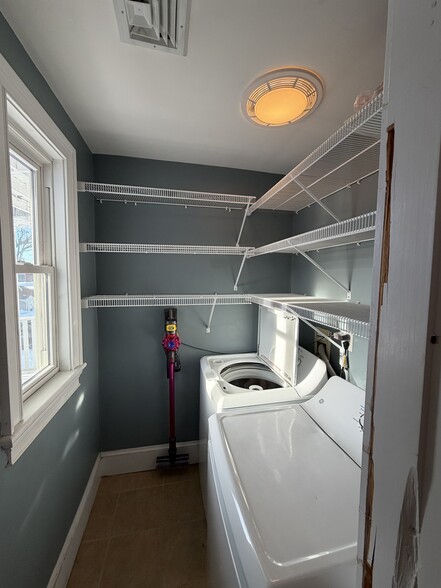 Building Photo - 45 Houghton St