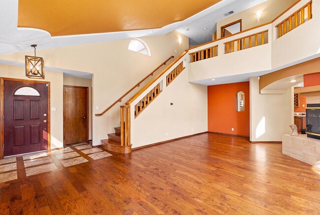Building Photo - 9441 Allande Rd NE