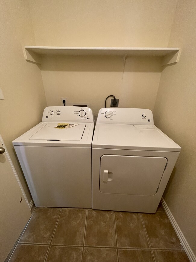 Washer/Dryer - 2009 Bowie Ln