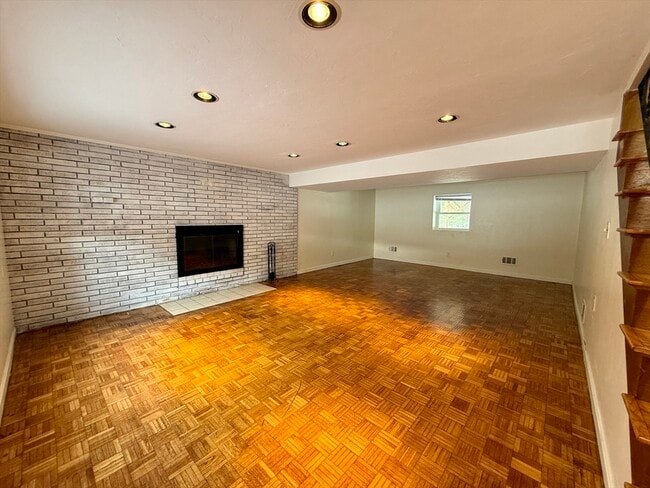 Building Photo - 27 Ledgewood Rd