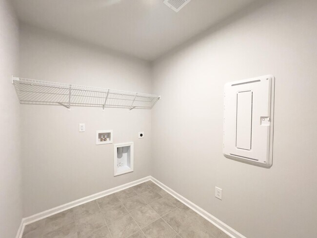 Building Photo - 107 Glen Forest Dr