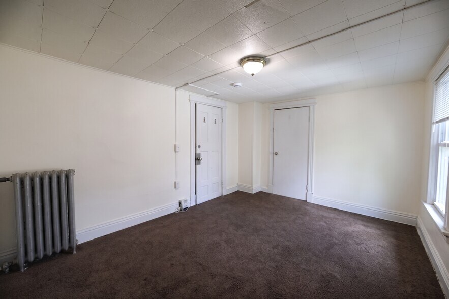 Building Photo - 117 N Bedford St