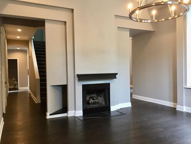 Living room - 2051 Park Ave