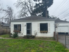 Building Photo - 216 N 12th St