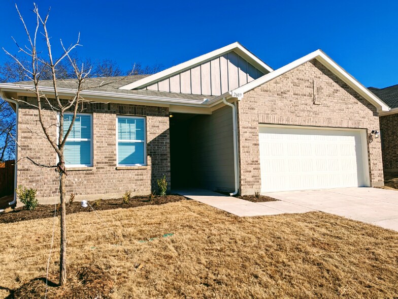 Building Photo - 2609 Silver Leaf Ln