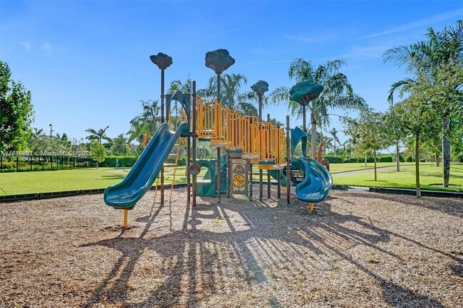 Building Photo - 3813 Greenway Dr