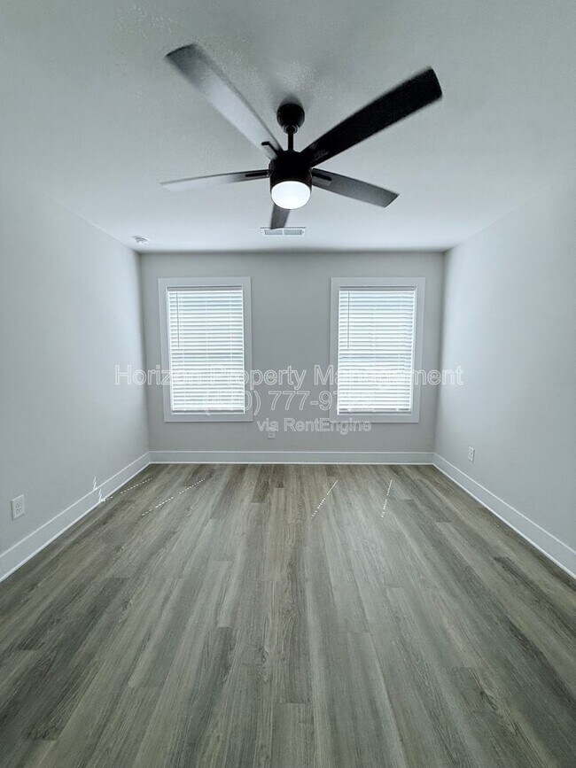 Building Photo - 2550 Valient Dr