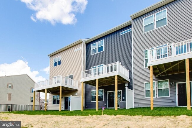 Building Photo - 3117 Laurel Hl Rd