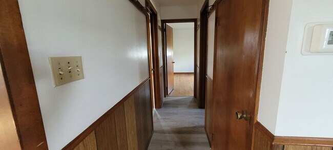 Building Photo - 4 Bedroom home in a rural setting