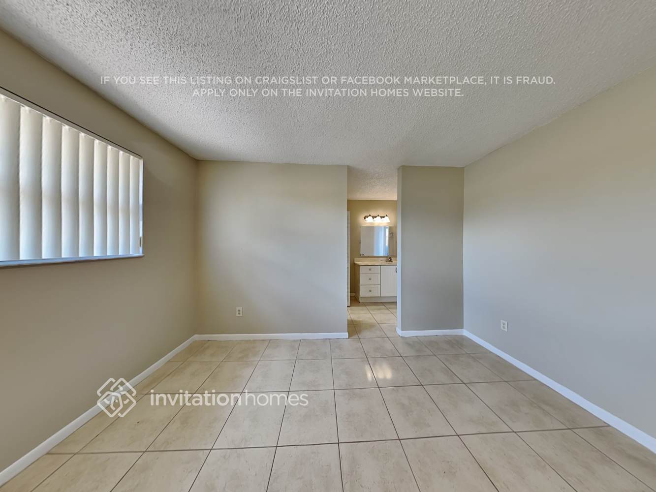 Building Photo - 15520 Briarwood Manor