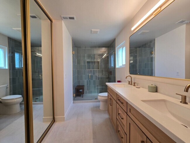 Building Photo - 344 Dewane Dr