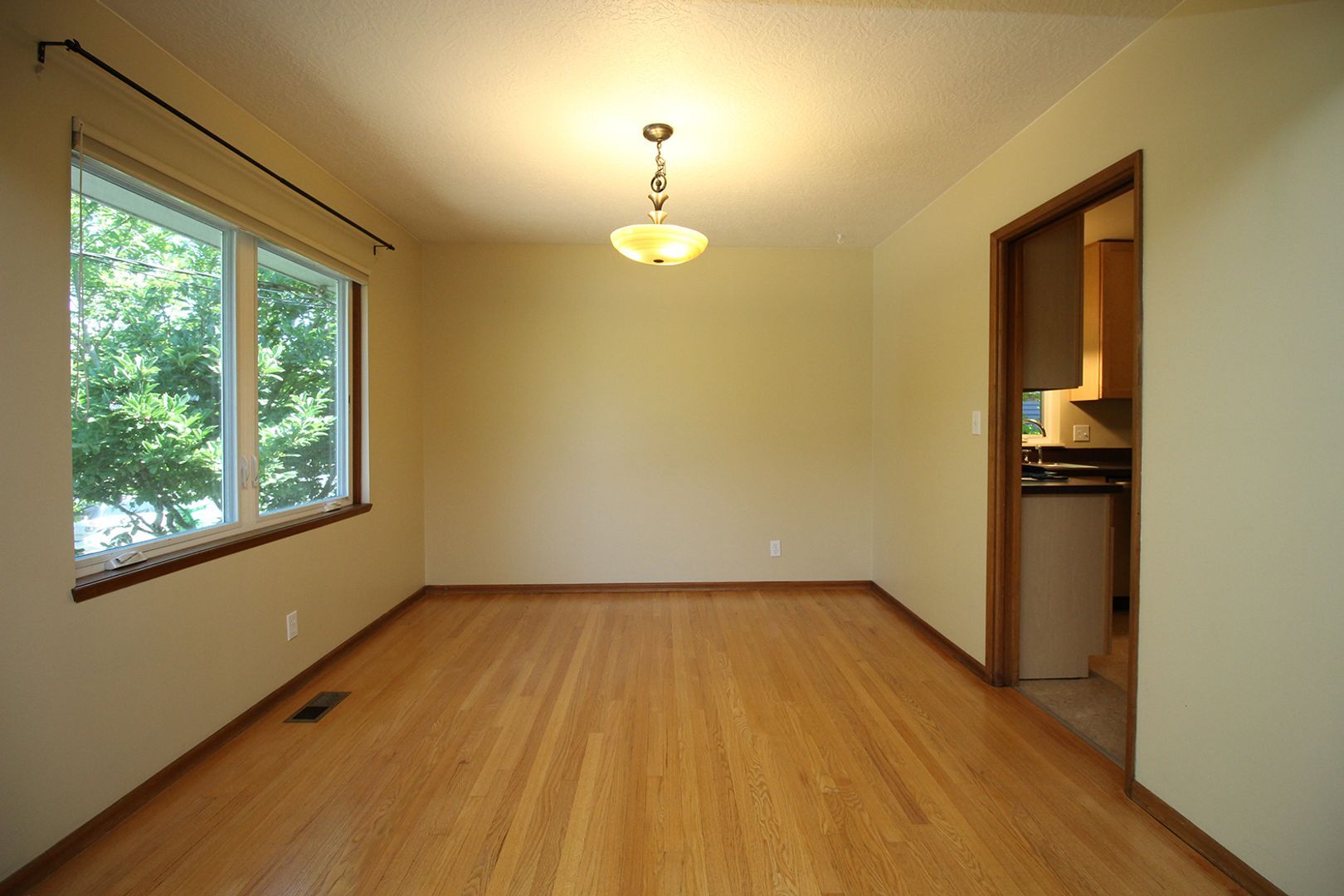 Building Photo - 4118-4118 SE Yamhill St