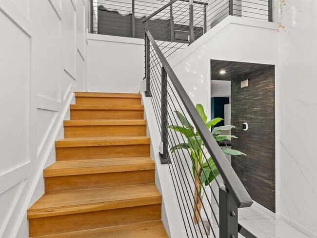 Building Photo - 11828 SW Lyra Dr.