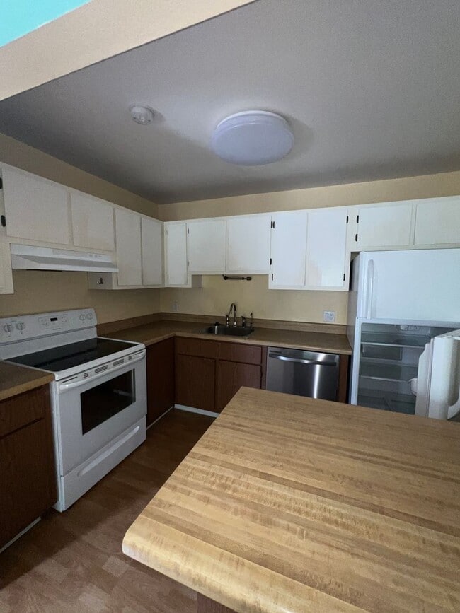Building Photo - WON'T LAST, NEXT TO NAU: 2 Bed/2 Bath Cond...