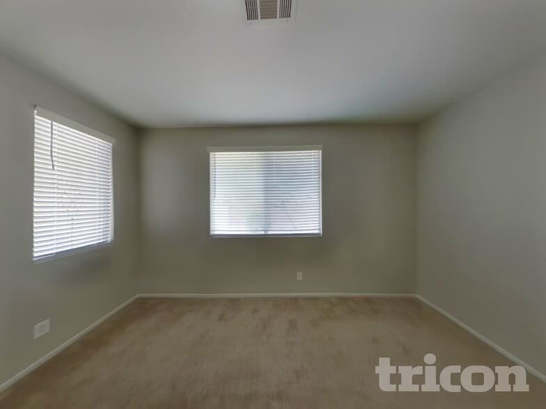 Building Photo - 2911 Extravagant Ave