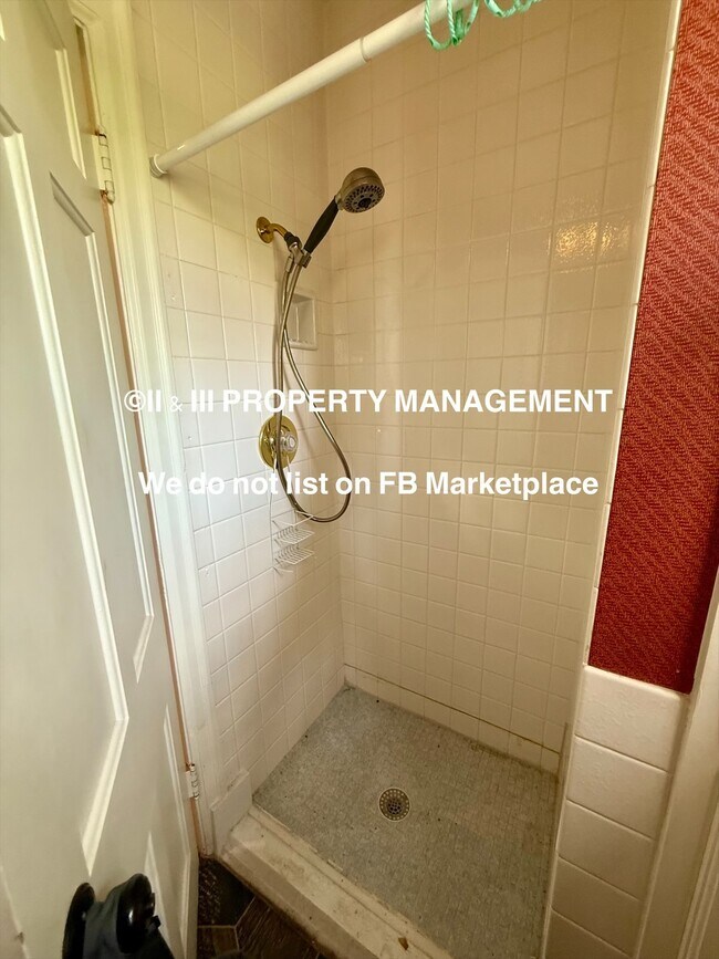 Building Photo - 1314 W Red Bridge Rd