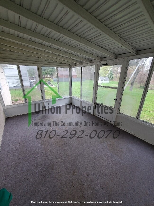 Building Photo - 4034 Pine Grove Ave