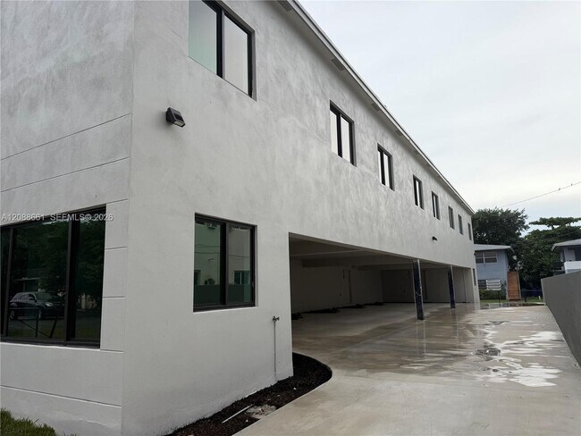 Building Photo - 6480 NE 1st Ave
