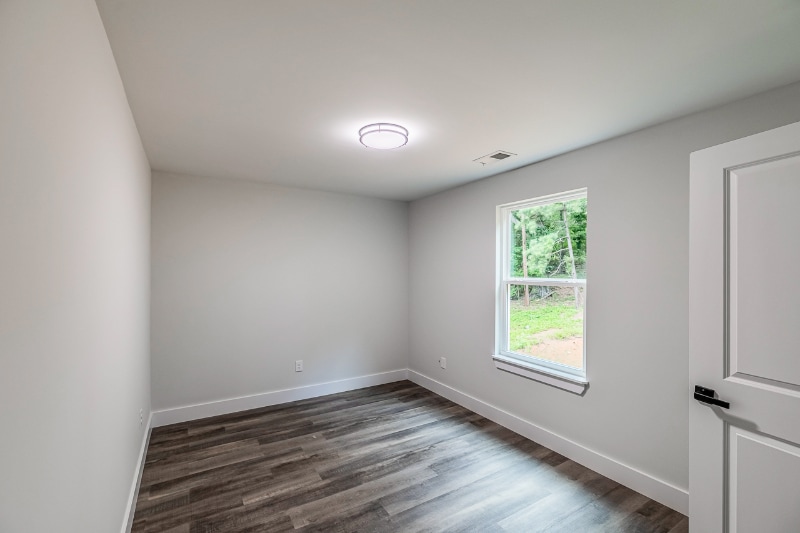 Building Photo - 121 Brookmeade Dr