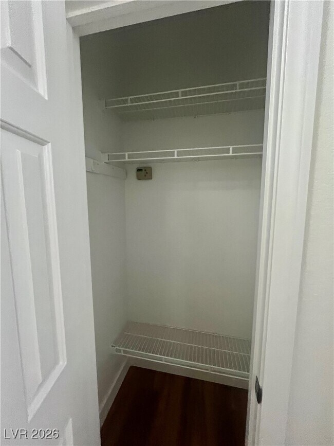 Building Photo - 3816 Waynesvill St