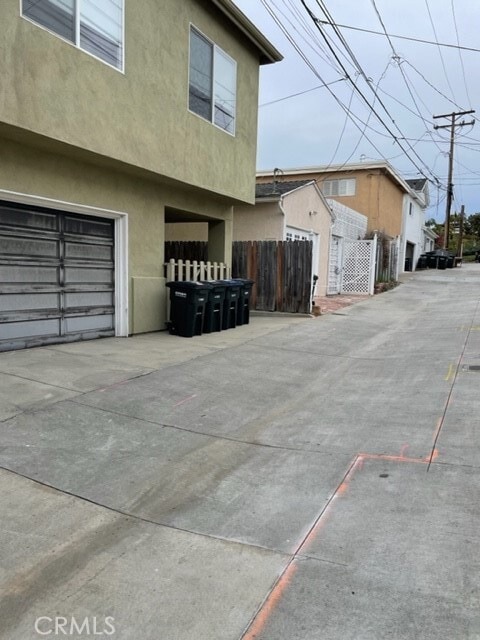 Building Photo - 710 Marigold Ave
