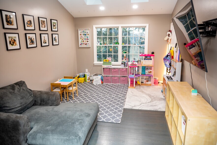 Building Photo - 11 Cozy Glen Ct