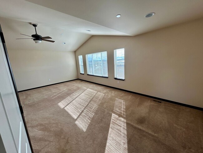 Building Photo - Gorgeous 4 bed 2.5 bath Marysville home