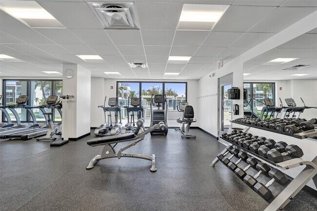 Building Photo - 3015 N Ocean Blvd