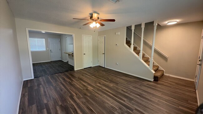 Building Photo - 2 bedroom 1.5 bath duplex - Edmond Schools- August Move In