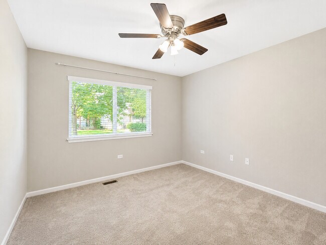 Building Photo - 3159 Saganashkee Ln