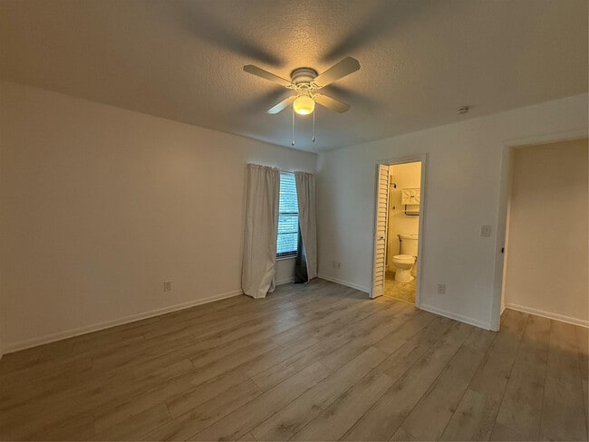 Building Photo - 6101 Woodlake Blvd