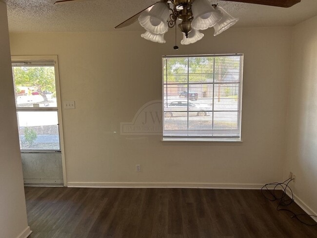 Building Photo - 1501 Richard Dr