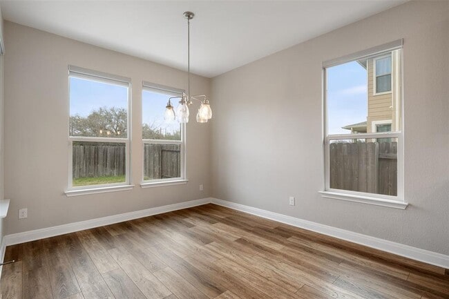 Building Photo - 1709 Stinnett Dr